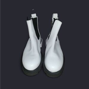 Frame Denim Black Sole Chelsea Boots